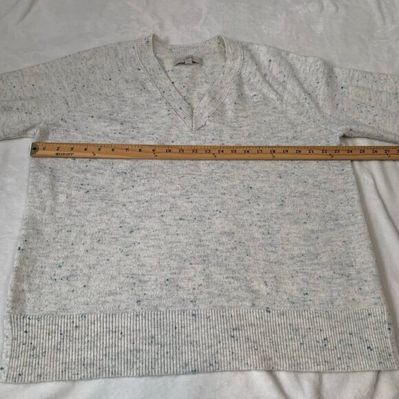 LOFT oversized long sleeve gathered wrist v-neck pullover sweater - Picture 9 of 10